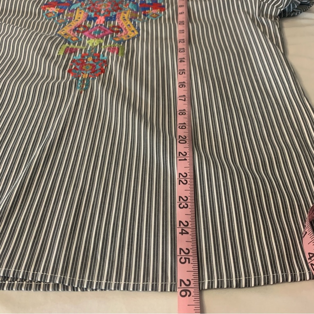 Calessa Embroidered Patchwork Split Round Neck Ti… - image 6